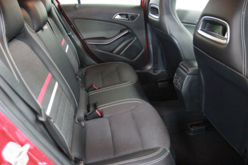 Mercedes-Benz A 2014 180 BE A Premium Business / Suomiauto / Kamera / Vakkari / Bi-xenon / Juuri huollettu