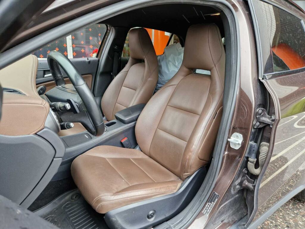 Mercedes-Benz GLA 2014 200 CDI 4Matic A Premium Business / Muistipenkit / Kamera / Koukku / Juuri huollettu