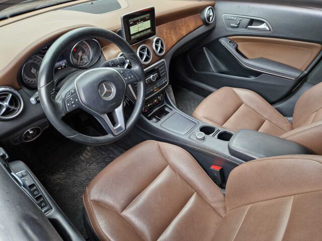 Mercedes-Benz GLA 2014 200 CDI 4Matic A Premium Business / Muistipenkit / Kamera / Koukku / Juuri huollettu