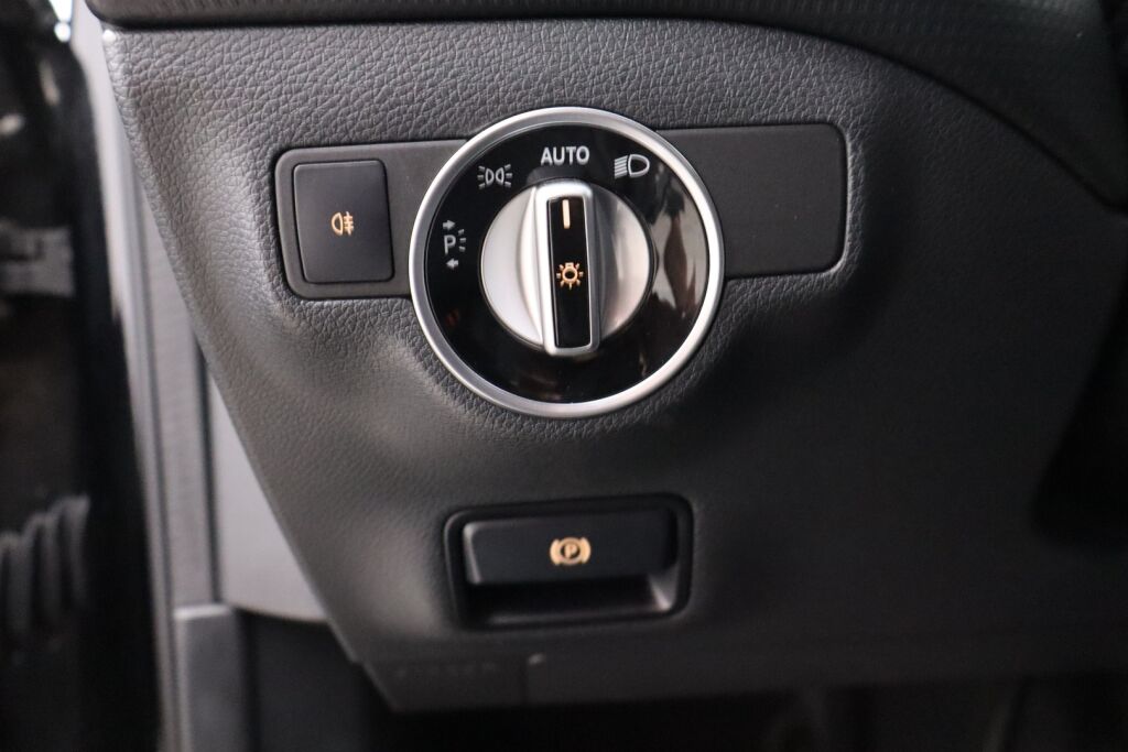 Mercedes-Benz A 2015 180 BE A Summer Edition