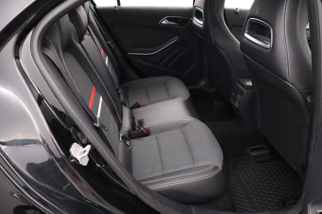 Mercedes-Benz A 2015 180 BE A Summer Edition