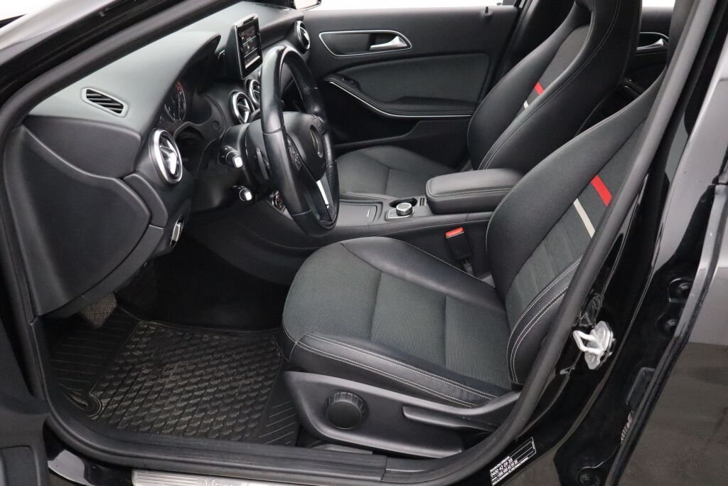 Mercedes-Benz A 2015 180 BE A Summer Edition