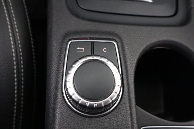 Mercedes-Benz A 2015 180 BE A Summer Edition
