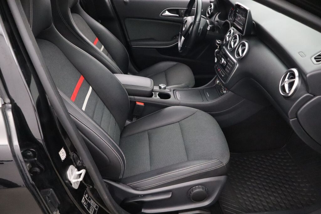 Mercedes-Benz A 2015 180 BE A Summer Edition