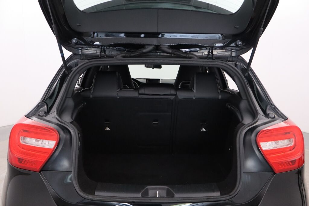 Mercedes-Benz A 2015 180 BE A Summer Edition