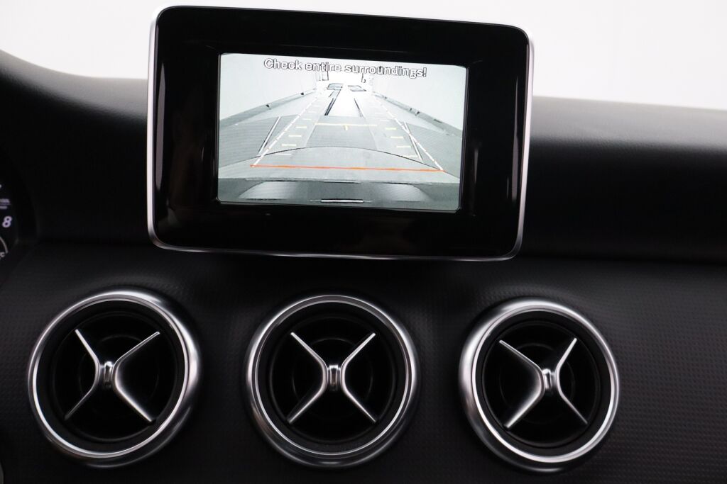 Mercedes-Benz A 2015 180 BE A Summer Edition