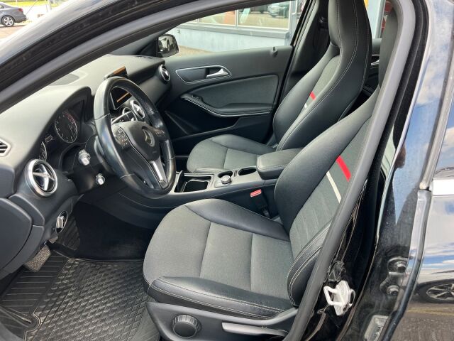 Mercedes-Benz A 2015 180 BE A Summer Edition