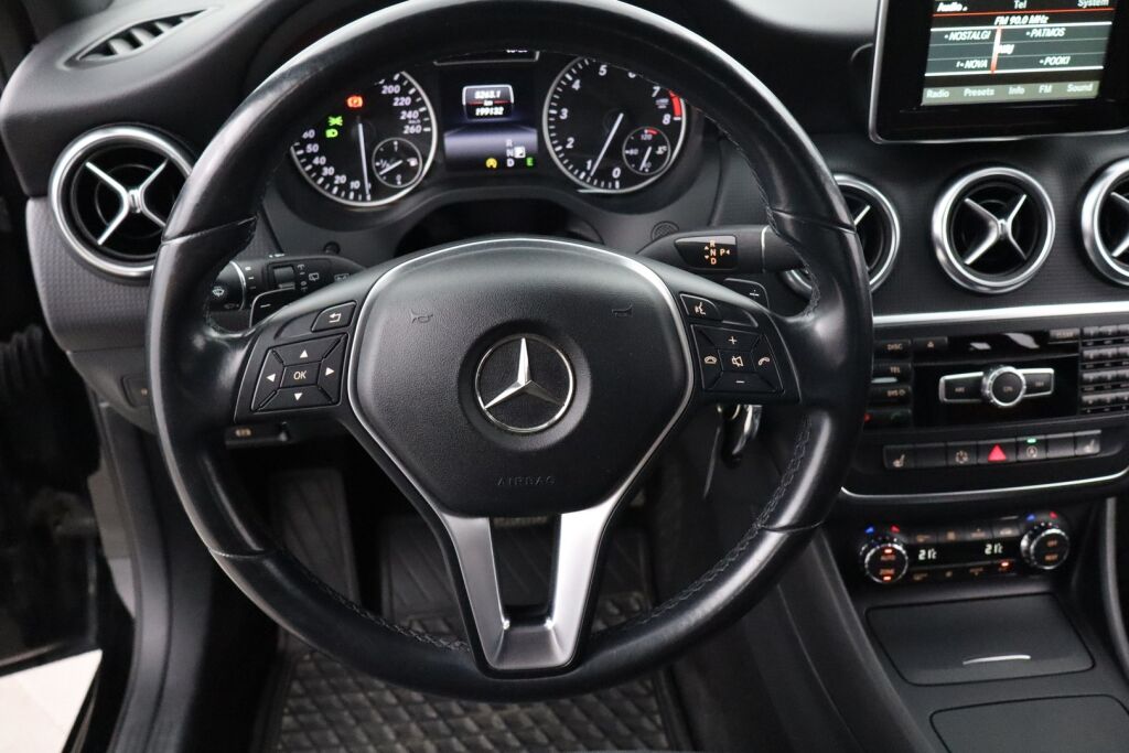 Mercedes-Benz A 2015 180 BE A Summer Edition
