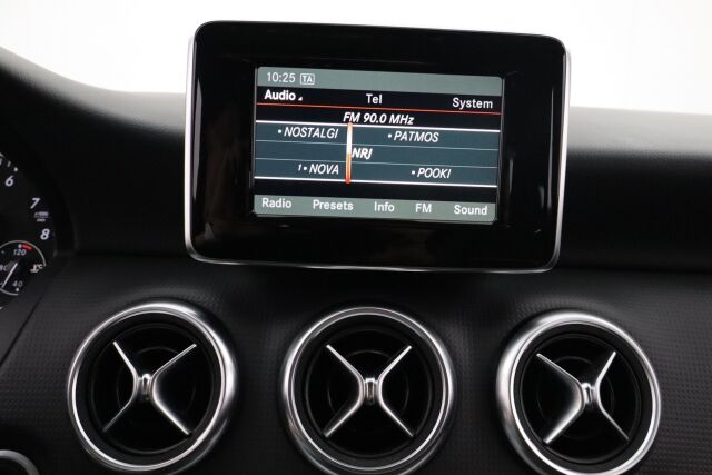 Mercedes-Benz A 2015 180 BE A Summer Edition