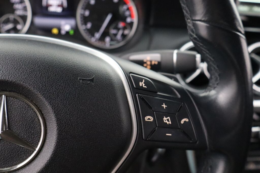 Mercedes-Benz A 2015 180 BE A Summer Edition