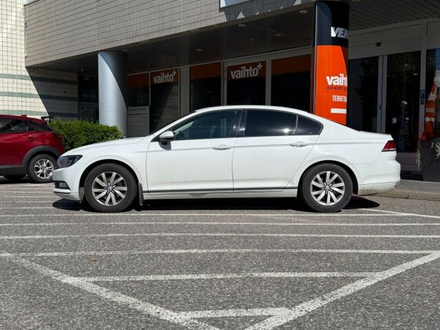 Volkswagen Passat 2015 Sedan Trendline 1,4 TSI 92 kW (125 hv) BlueMotion Technology / Lohkolämmitin / Bluetooth / Vakionopeudensäädin / Jakopää tehty 2022