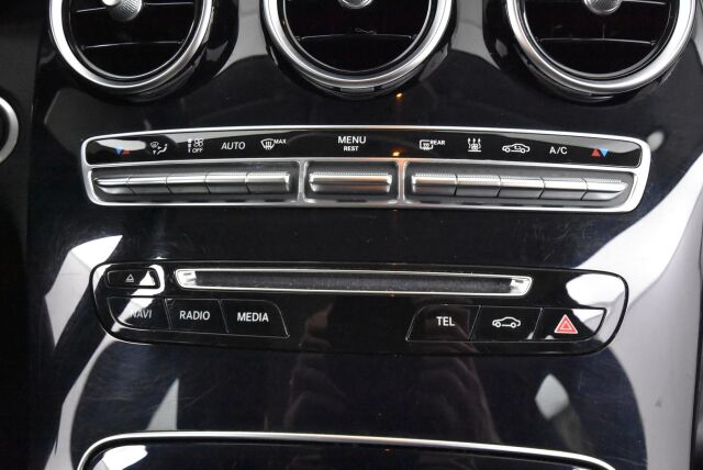 Mercedes-Benz C 2015 200 BlueTec A Premium Pro / Webasto / LED / Suomi-auto / Tutkat / Urheiluistuimet
