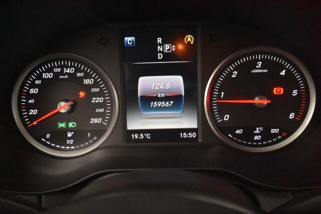 Mercedes-Benz C 2015 200 BlueTec A Premium Pro / Webasto / LED / Suomi-auto / Tutkat / Urheiluistuimet