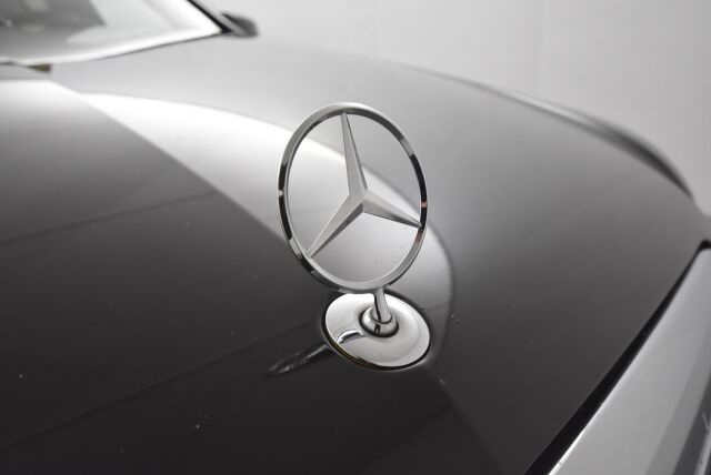 Mercedes-Benz E 2011 350 CDI 4Matic A / Navi / Osanahkaverhoilu / xenon / Ilma-alusta