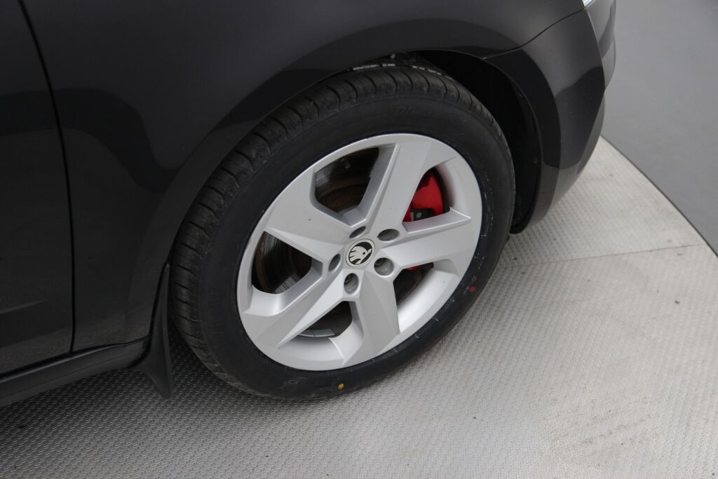 Skoda Octavia 2015 Combi 2,0 TSI RS DSG Autom. / ACC / Webasto / Puolinahat / Uudet kesärenkaat / Katsastettu 03/2025 /