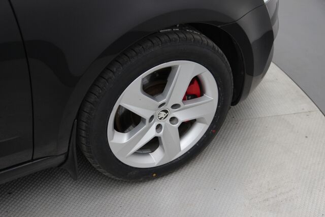 Skoda Octavia 2015 Combi 2,0 TSI RS DSG Autom. / ACC / Webasto / Puolinahat / Uudet kesärenkaat / Katsastettu 03/2025 /