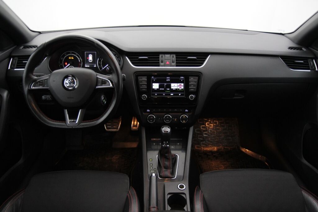 Skoda Octavia 2015 Combi 2,0 TSI RS DSG Autom. / ACC / Webasto / Puolinahat / Uudet kesärenkaat / Katsastettu 03/2025 /