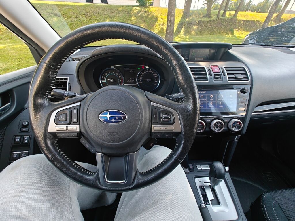 Subaru Forester 2017 2,0i XS CVT / Vetokoukku / Moottorinlämmitin / Led-ajovalot / X-Mode