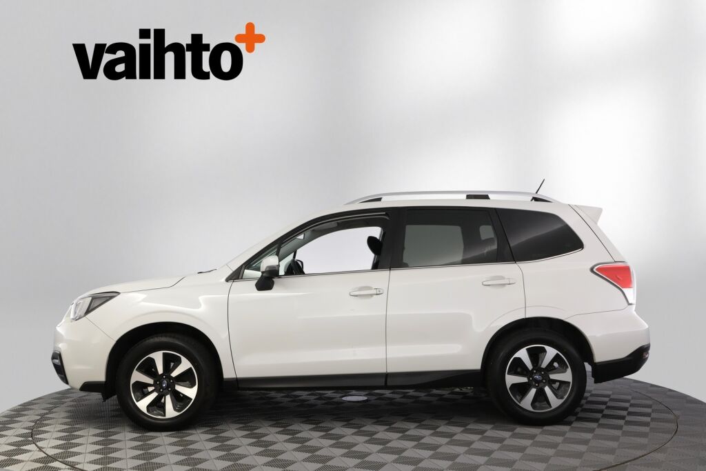 Subaru Forester 2017 2,0i XS CVT / Vetokoukku / Moottorinlämmitin / Led-ajovalot / X-Mode