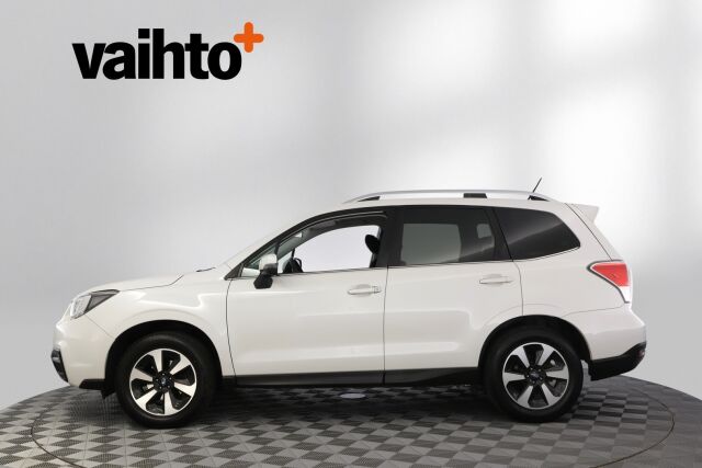 Subaru Forester 2017 2,0i XS CVT / Vetokoukku / Moottorinlämmitin / Led-ajovalot / X-Mode