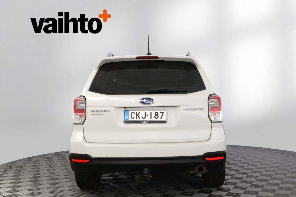 Subaru Forester 2017 2,0i XS CVT / Vetokoukku / Moottorinlämmitin / Led-ajovalot / X-Mode