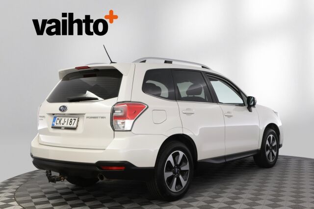 Subaru Forester 2017 2,0i XS CVT / Vetokoukku / Moottorinlämmitin / Led-ajovalot / X-Mode