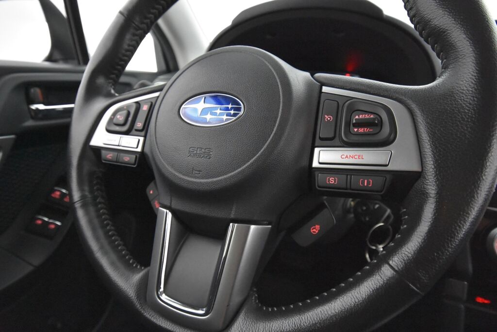 Subaru Forester 2017 2,0i XS CVT / Vetokoukku / Moottorinlämmitin / Led-ajovalot / X-Mode