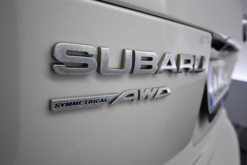 Subaru Forester 2017 2,0i XS CVT / Vetokoukku / Moottorinlämmitin / Led-ajovalot / X-Mode
