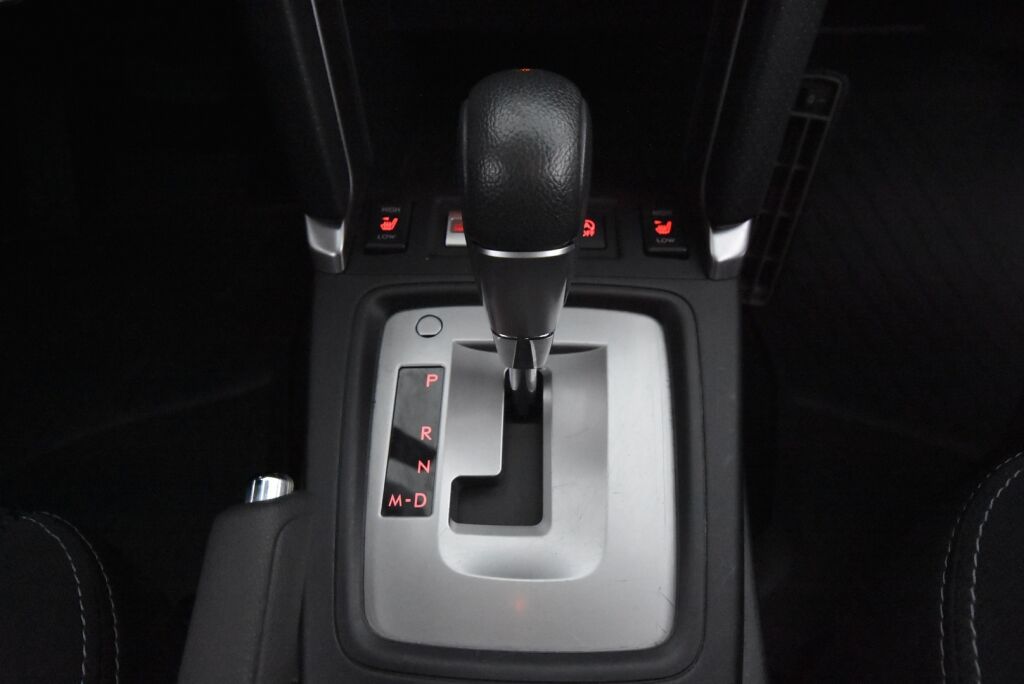 Subaru Forester 2017 2,0i XS CVT / Vetokoukku / Moottorinlämmitin / Led-ajovalot / X-Mode