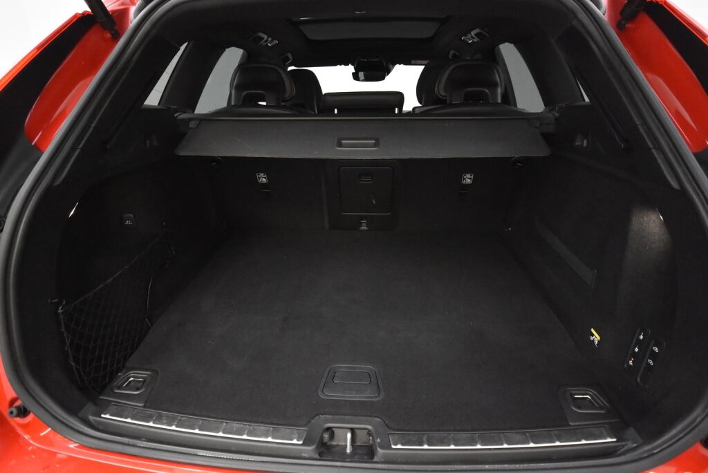 Volvo XC60 2018 T8 AWD R-Design aut / VOC / Adap.vakionopeudensäädin / Vetokoukku / Panoraama - RAHOITUS TÄHÄN AUTOON VAIN 3.99% - 