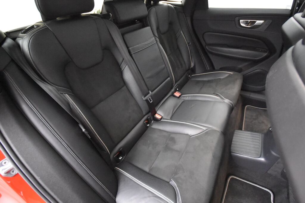 Volvo XC60 2018 T8 AWD R-Design aut / VOC / Adap.vakionopeudensäädin / Vetokoukku / Panoraama - RAHOITUS TÄHÄN AUTOON VAIN 3.99% - 