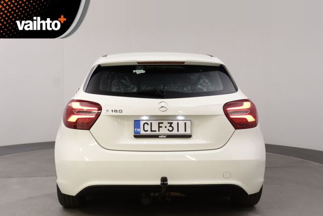 Mercedes-Benz A 2017 180 A Suomi 100 Edition / Juuri huollettu / High Performance valot / Vetokoukku