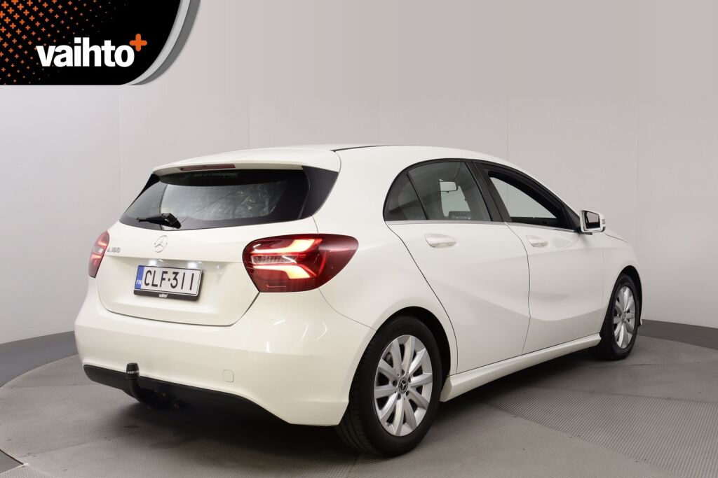 Mercedes-Benz A 2017 180 A Suomi 100 Edition / Juuri huollettu / High Performance valot / Vetokoukku
