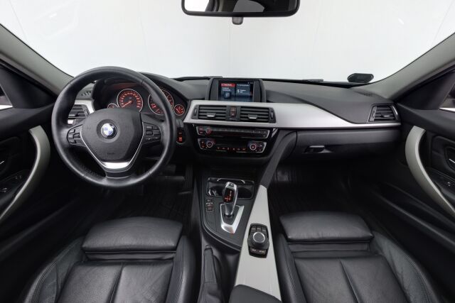 BMW 318 2018 F30 Sedan 318i A Business Exclusive / Facelift / Sporttipenkit/ Ledivalot