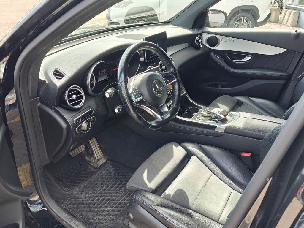 Mercedes-Benz GLC 2015 220 d 4Matic A Premium Business / AMG sisäpaketti / Vetokoukku / ILS / 360° kamera / Lohkolämmitin + Sp / Sport-penkit