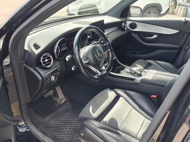 Mercedes-Benz GLC 2015 220 d 4Matic A Premium Business / AMG sisäpaketti / Vetokoukku / ILS / 360° kamera / Lohkolämmitin + Sp / Sport-penkit