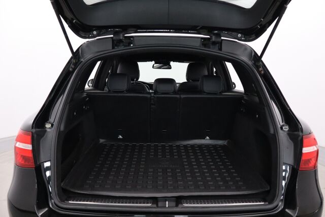 Mercedes-Benz GLC 2015 220 d 4Matic A Premium Business / AMG sisäpaketti / Vetokoukku / ILS / 360° kamera / Lohkolämmitin + Sp / Sport-penkit