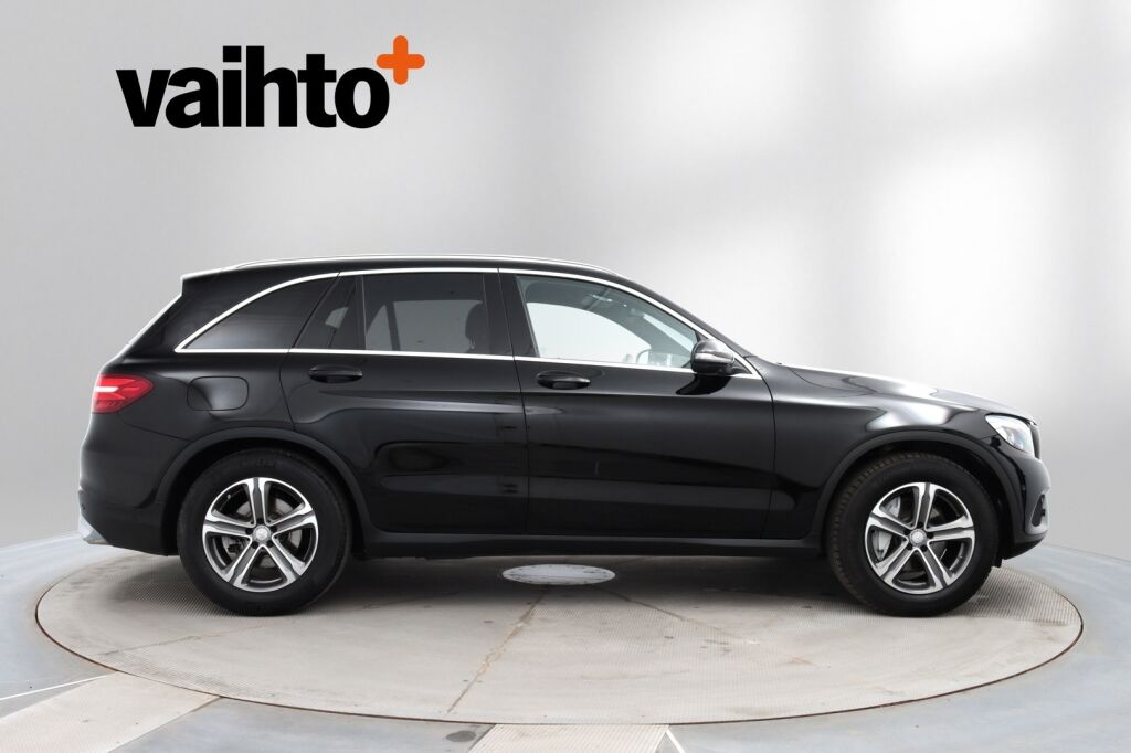 Mercedes-Benz GLC 2015 220 d 4Matic A Premium Business / AMG sisäpaketti / Vetokoukku / ILS / 360° kamera / Lohkolämmitin + Sp / Sport-penkit
