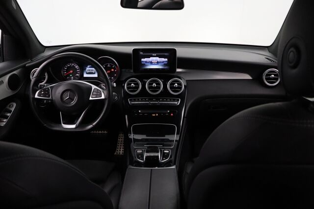 Mercedes-Benz GLC 2015 220 d 4Matic A Premium Business / AMG sisäpaketti / Vetokoukku / ILS / 360° kamera / Lohkolämmitin + Sp / Sport-penkit