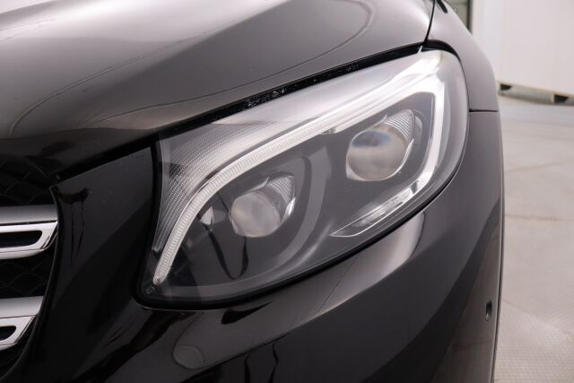 Mercedes-Benz GLC 2015 220 d 4Matic A Premium Business / AMG sisäpaketti / Vetokoukku / ILS / 360° kamera / Lohkolämmitin + Sp / Sport-penkit