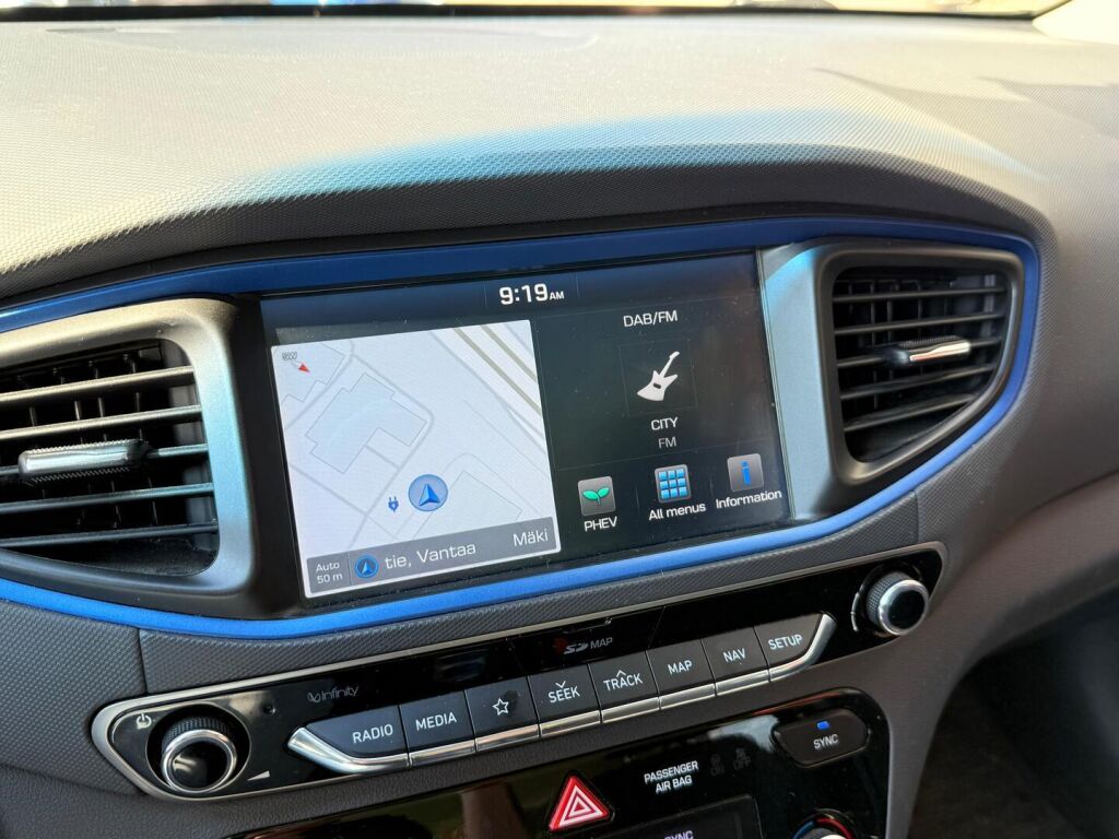 Hyundai IONIQ plug-in 2017 DCT Comfort Business / Infinity audio / Adaptiivinen vakkari / Blis / Kaistavahti
