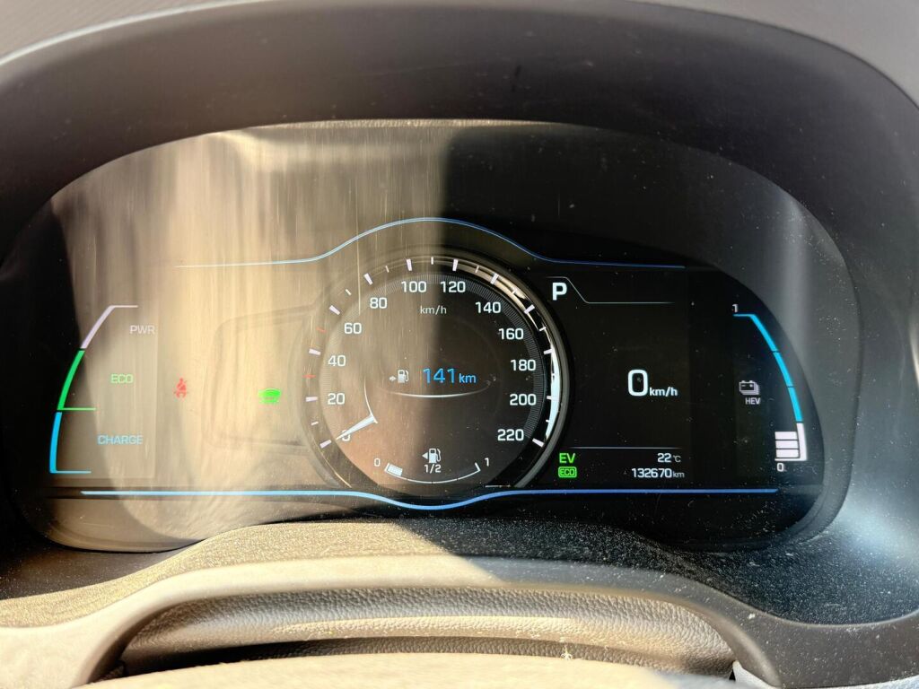 Hyundai IONIQ plug-in 2017 DCT Comfort Business / Infinity audio / Adaptiivinen vakkari / Blis / Kaistavahti