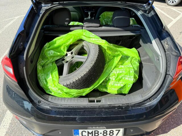 Hyundai IONIQ plug-in 2017 DCT Comfort Business / Infinity audio / Adaptiivinen vakkari / Blis / Kaistavahti