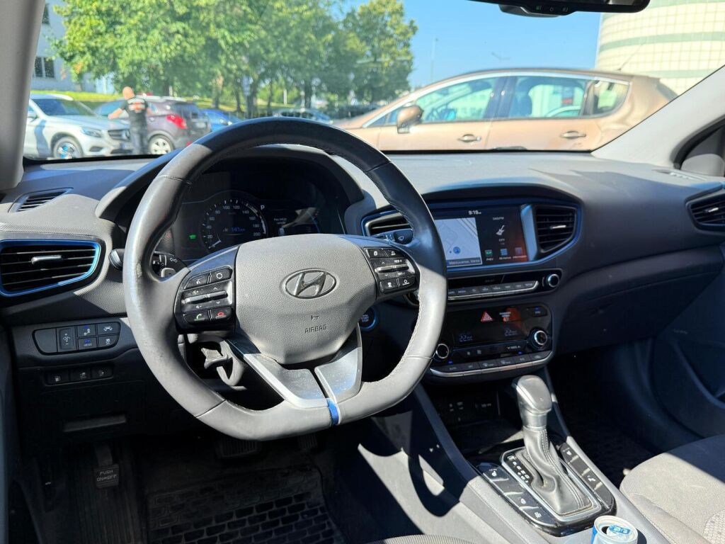 Hyundai IONIQ plug-in 2017 DCT Comfort Business / Infinity audio / Adaptiivinen vakkari / Blis / Kaistavahti