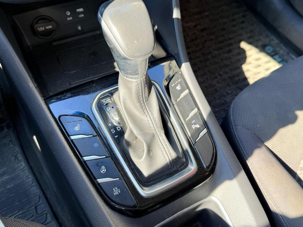 Hyundai IONIQ plug-in 2017 DCT Comfort Business / Infinity audio / Adaptiivinen vakkari / Blis / Kaistavahti