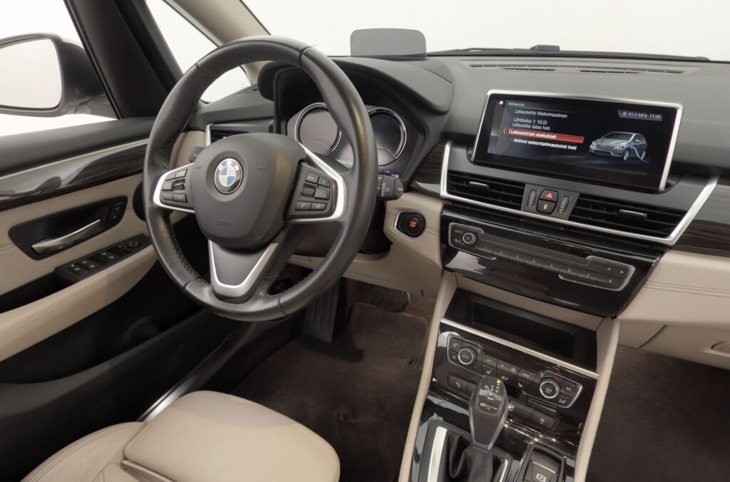 BMW 225 2019 F45 Active Tourer 225xe A Charged Edition Luxury / 1 om / Neliveto / Urh. istuimet / Nahkaverhoilu /