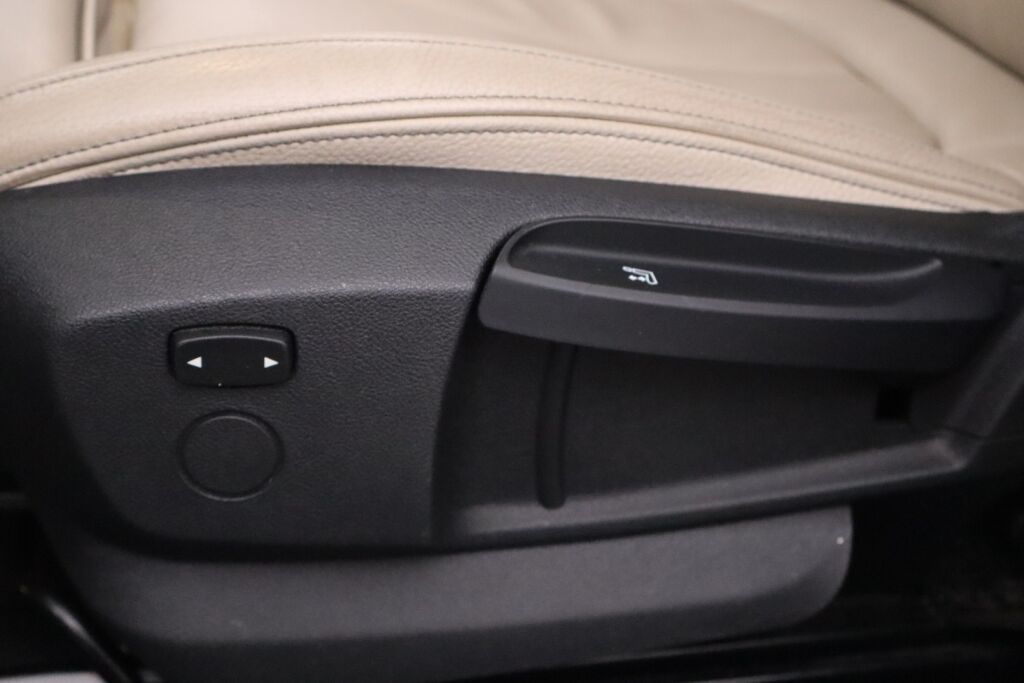 BMW 225 2019 F45 Active Tourer 225xe A Charged Edition Luxury / 1 om / Neliveto / Urh. istuimet / Nahkaverhoilu /