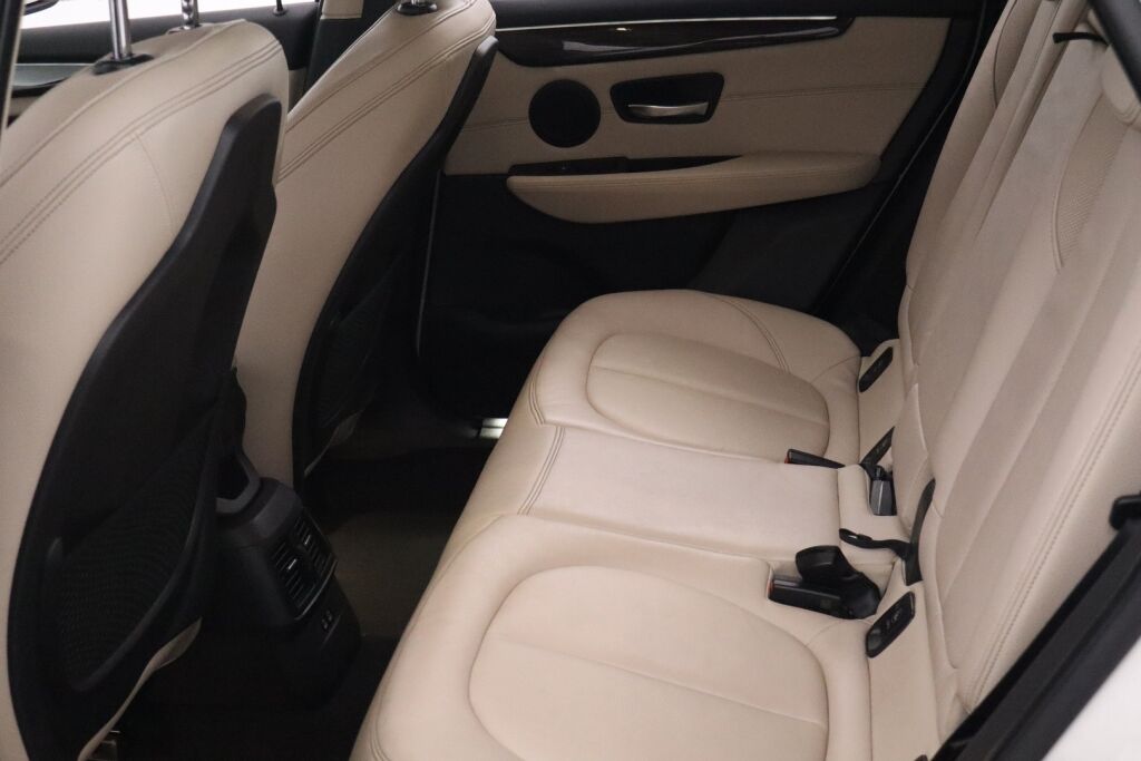 BMW 225 2019 F45 Active Tourer 225xe A Charged Edition Luxury / 1 om / Neliveto / Urh. istuimet / Nahkaverhoilu /