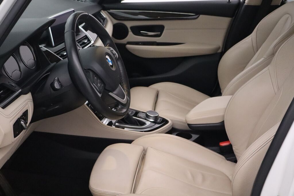 BMW 225 2019 F45 Active Tourer 225xe A Charged Edition Luxury / 1 om / Neliveto / Urh. istuimet / Nahkaverhoilu /
