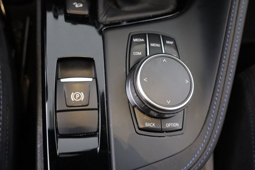 BMW X1 2019 F48 xDrive18d A Business Pro M Sport / Suomiauto / Harman Kardon / HUD / Keyless / Navigointi / Lohko + SP